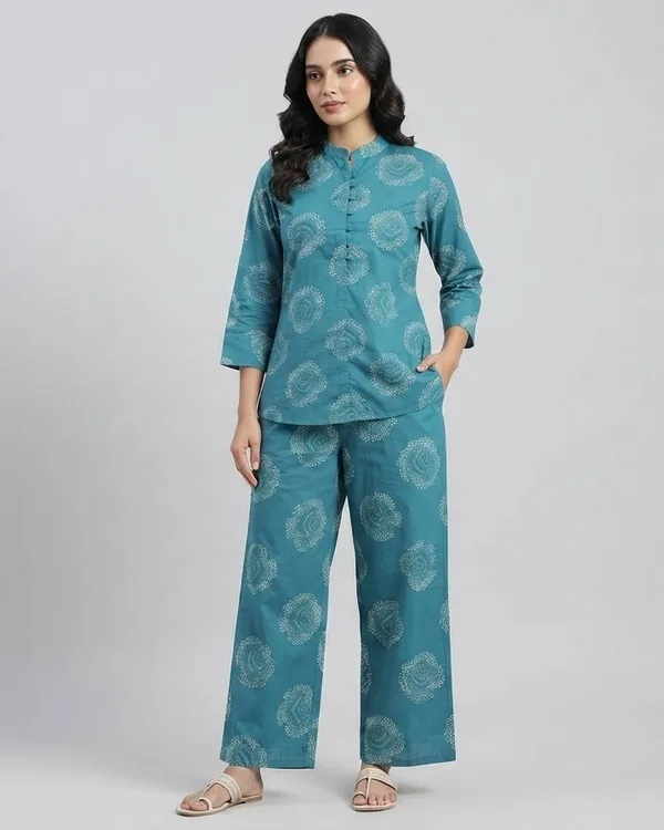SPHERICAL DOTTED PRINT ON SEAGREEN PATTERN ELEGANT CORDSET FOR WOMEN